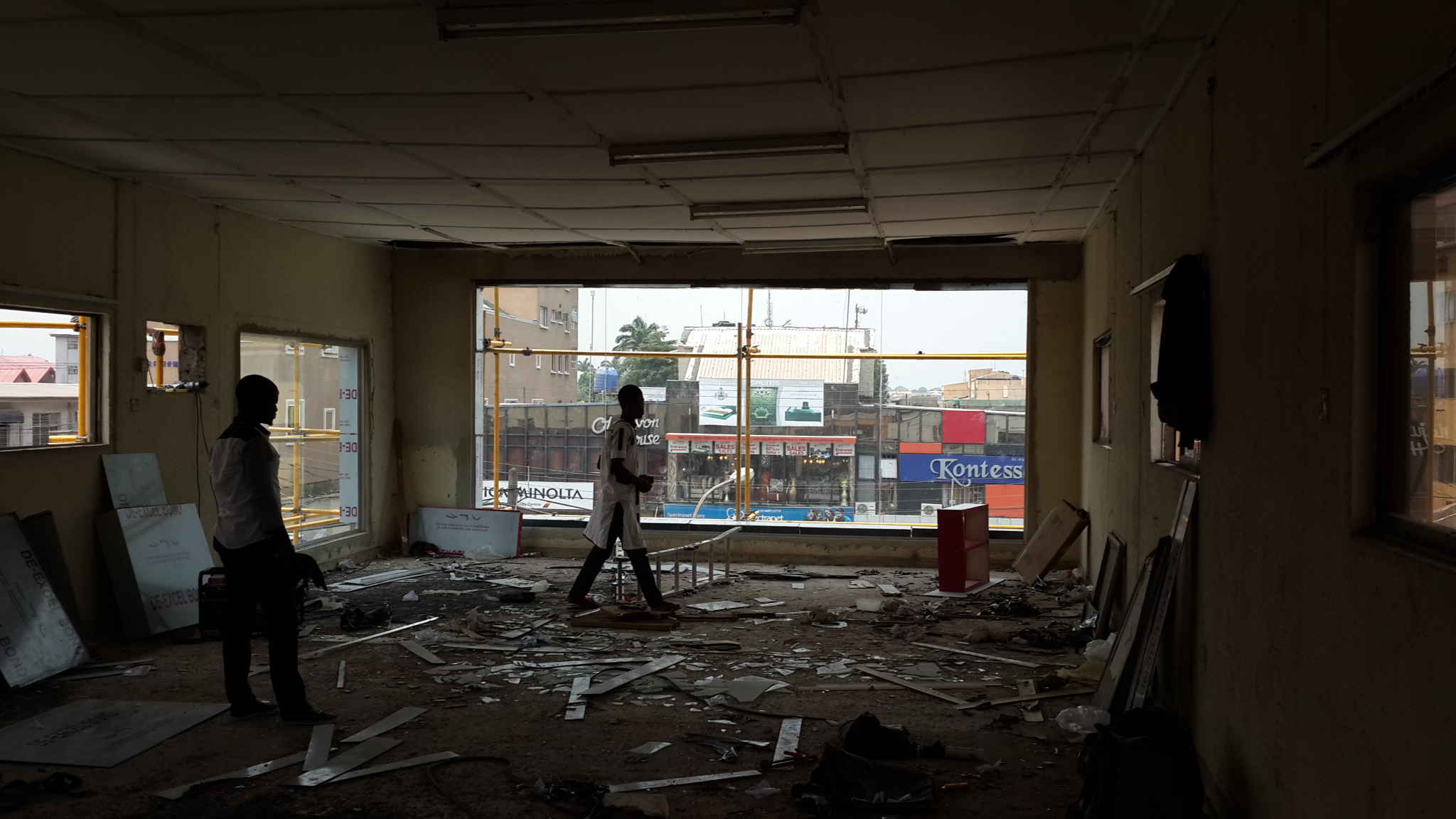 SWOB Fashion Outlet / Designer Showroom — view 7